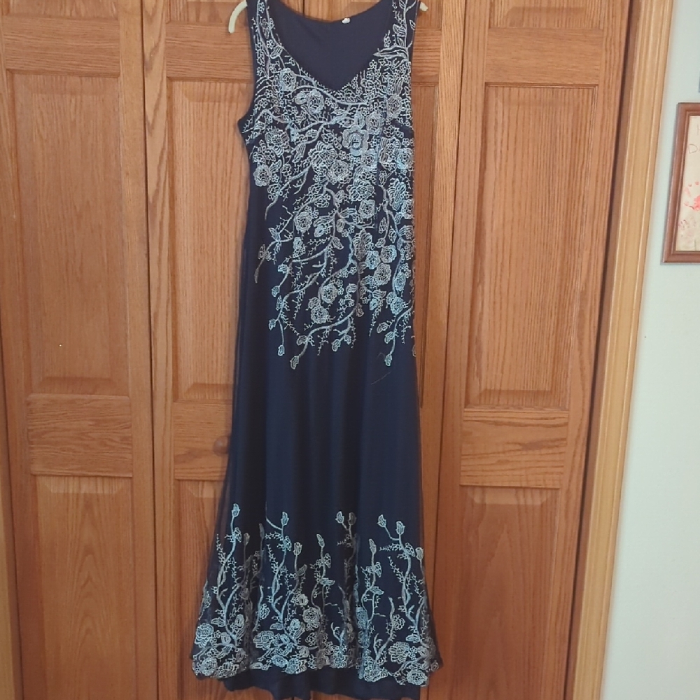 Chic Navy Blue Floral Maxi Dress